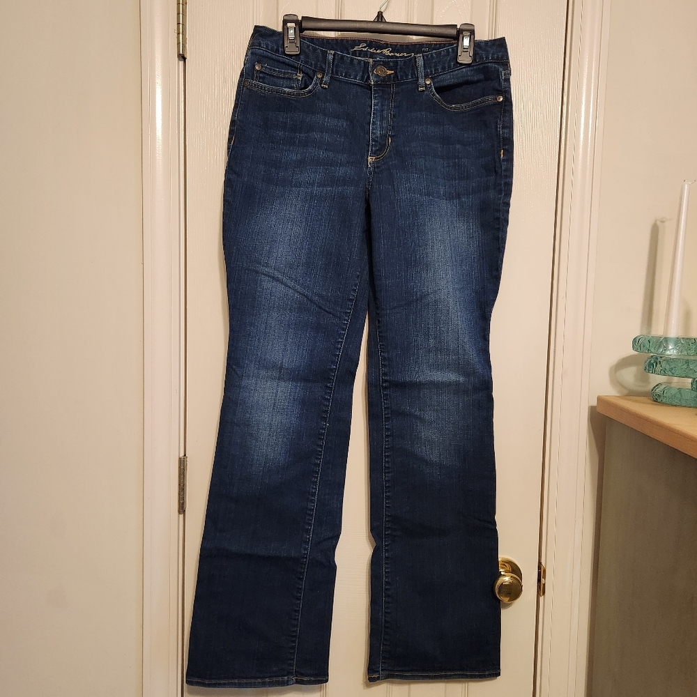 ⭐️ Eddie Bauer Stayshape Curvy Bootcut Jeans Size 10 with 32" inseam EUC
